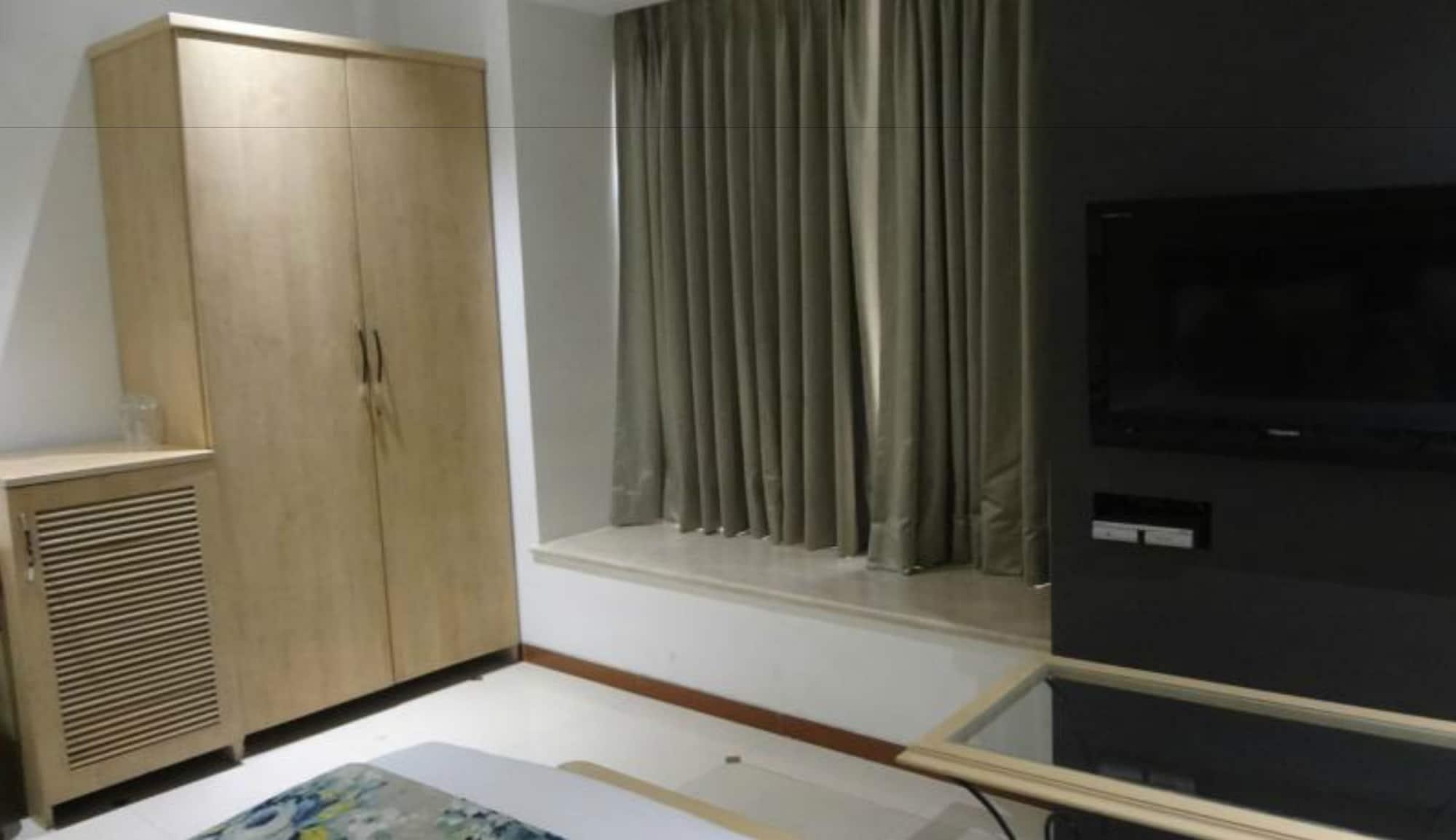 Hotel Suncity Apollo - Gateway Of India