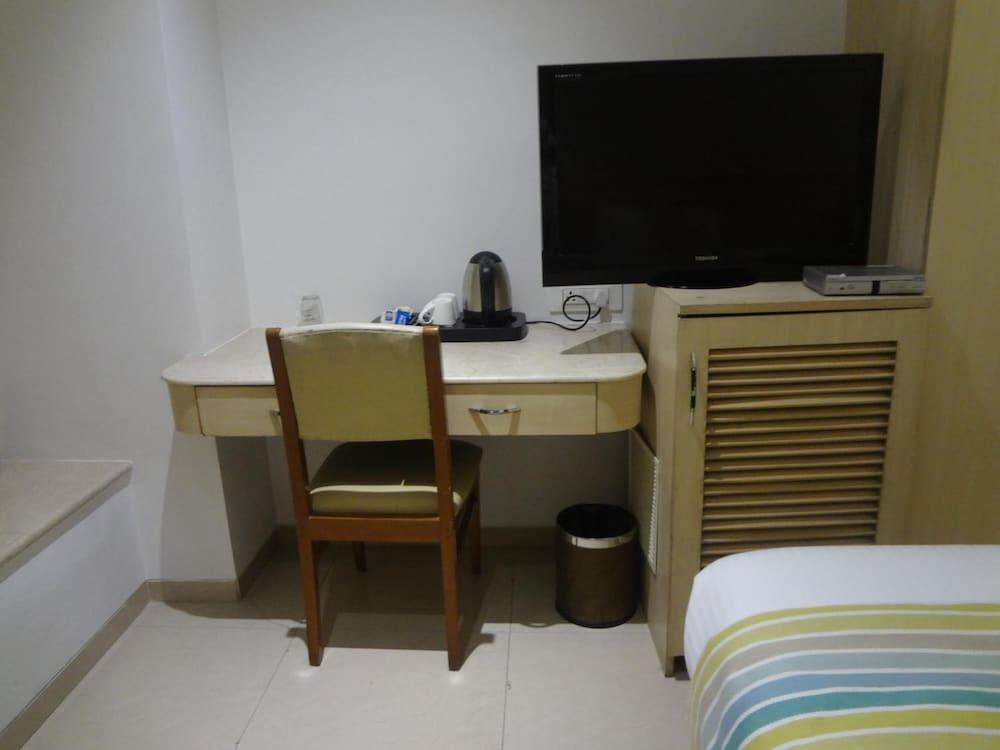 Suncity Apollo - Gateway Of India Hotel
