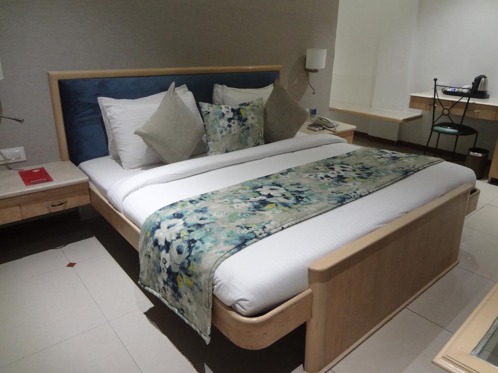 Suncity Apollo - Gateway Of India Mumbai